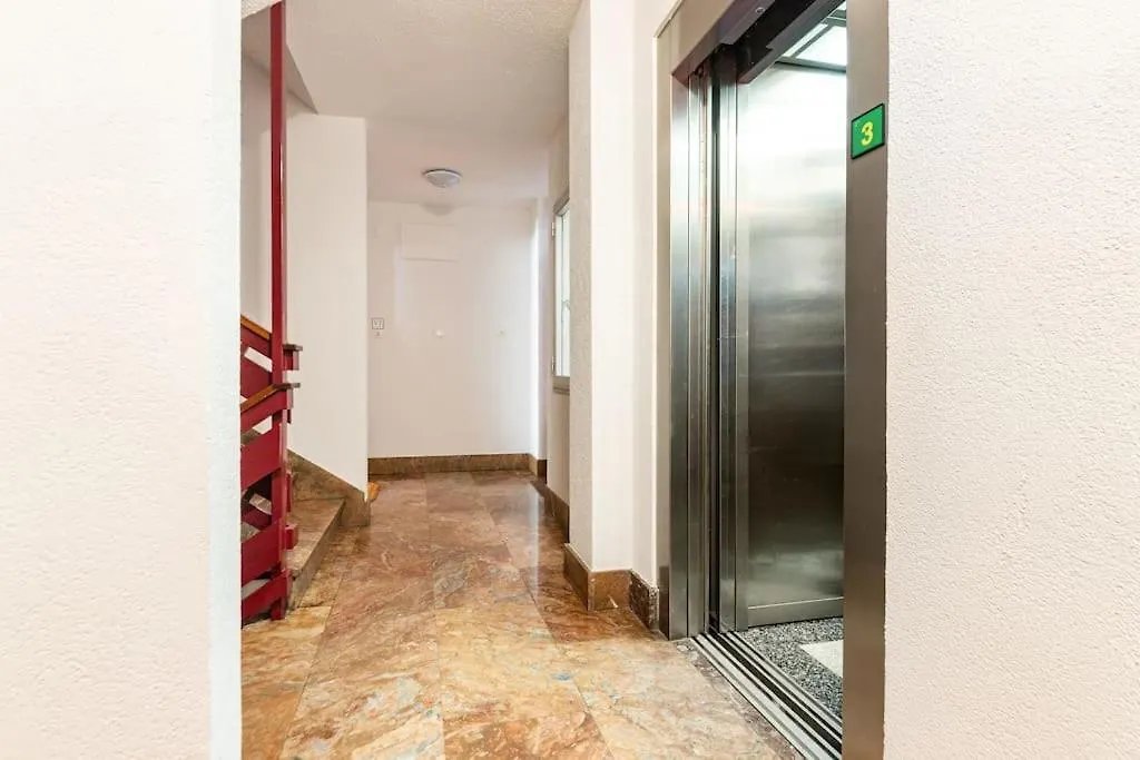 Apartment Terraza Playa Y Calle Peatonal Ess03377 San Sebastian