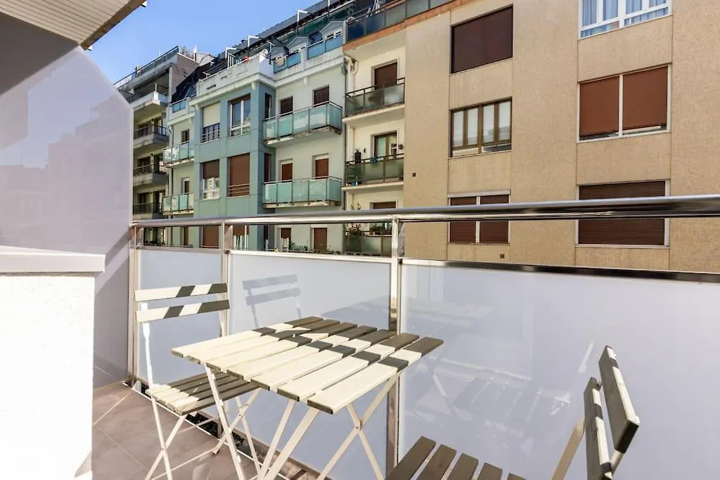 Terraza Playa Y Calle Peatonal Ess03377 San Sebastián Apartamento