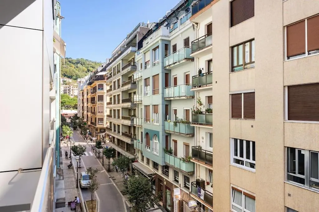 Terraza Playa Y Calle Peatonal Ess03377 San Sebastian