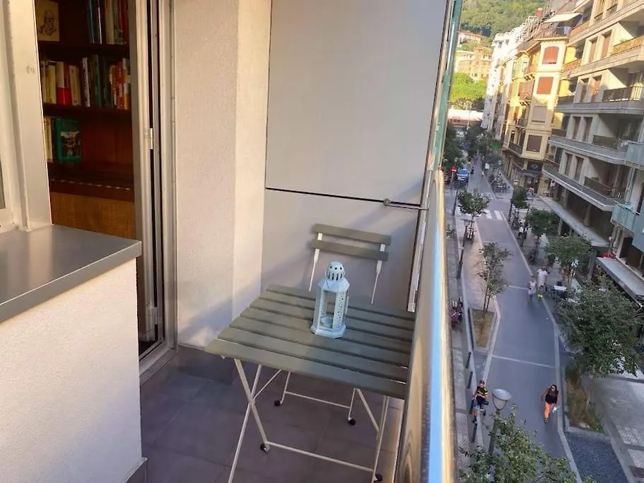Terraza Playa Y Calle Peatonal Ess03377 San Sebastian Spain